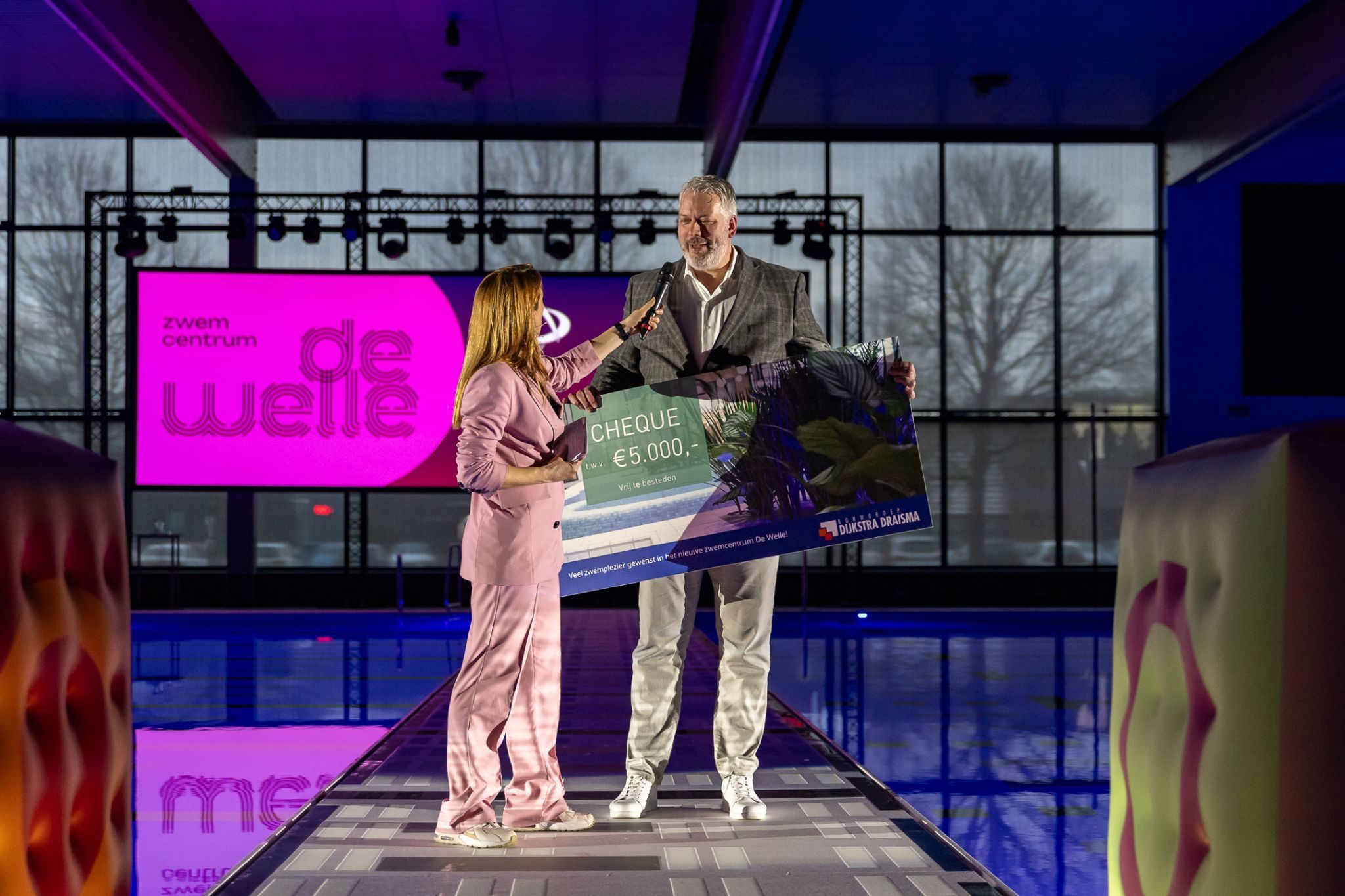 Il est possible de s'adresser à plusieurs groupes cibles, de suivre des thérapies et même d'organiser des événements sur notre fond mobile.